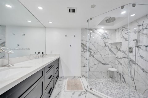 Condominio en venta en Miami, Florida, 2 dormitorios, 117.8 m2 № 1875648 - foto 22