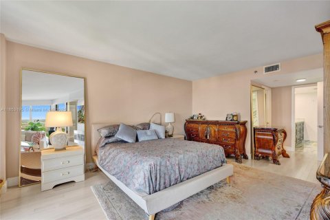 Condominio en venta en Miami, Florida, 2 dormitorios, 117.8 m2 № 1875648 - foto 19