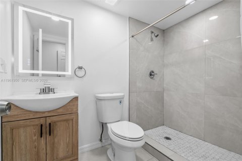 Villa ou maison à vendre à Miami, Floride: 5 chambres, 123.1 m2 № 2080872 - photo 20