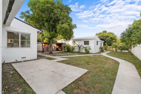 Villa ou maison à vendre à Miami, Floride: 5 chambres, 123.1 m2 № 2080872 - photo 29