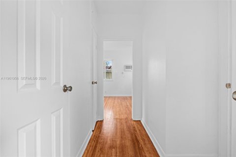 Villa ou maison à vendre à Miami, Floride: 5 chambres, 123.1 m2 № 2080872 - photo 21
