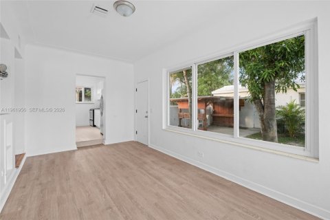 Villa ou maison à vendre à Miami, Floride: 5 chambres, 123.1 m2 № 2080872 - photo 11