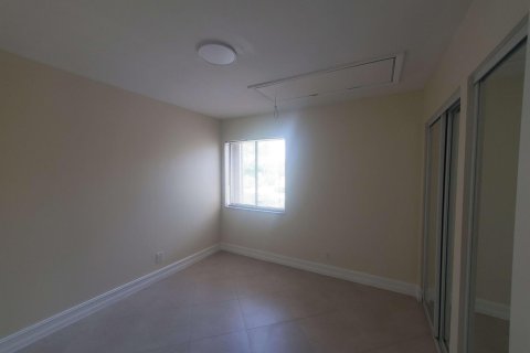 Condo in Plantation, Florida, 3 bedrooms № 2184520 - photo 11