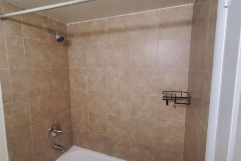 Condo in Plantation, Florida, 3 bedrooms № 2184520 - photo 13
