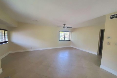 Condo in Plantation, Florida, 3 bedrooms № 2184520 - photo 7