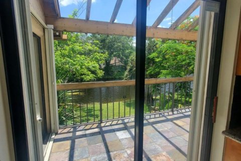 Condo in Plantation, Florida, 3 bedrooms № 2184520 - photo 5
