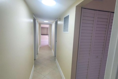 Condo in Plantation, Florida, 3 bedrooms № 2184520 - photo 8