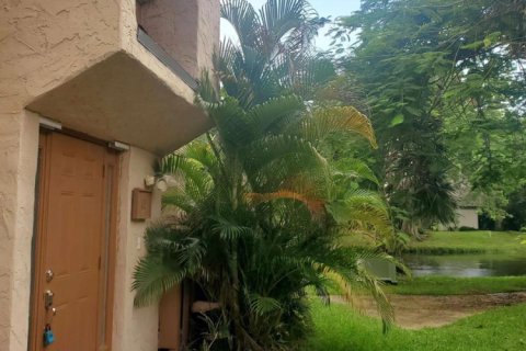 Condo in Plantation, Florida, 3 bedrooms № 2184520 - photo 2