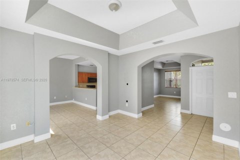 Townhouse in Miami Lakes, Florida 3 bedrooms, 187.2 sq.m. № 2044521 - photo 13