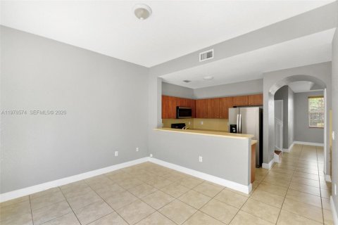 Townhouse in Miami Lakes, Florida 3 bedrooms, 187.2 sq.m. № 2044521 - photo 6