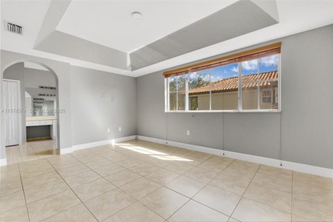 Townhouse in Miami Lakes, Florida 3 bedrooms, 187.2 sq.m. № 2044521 - photo 7