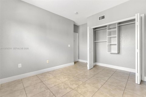 Townhouse in Miami Lakes, Florida 3 bedrooms, 187.2 sq.m. № 2044521 - photo 26