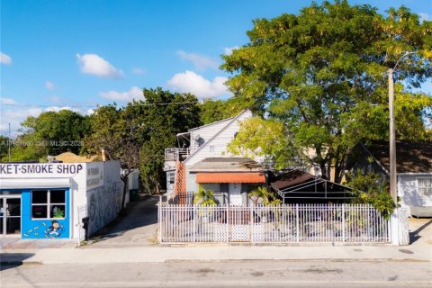 Propiedad comercial en venta en Miami, Florida № 2011336 - foto 14