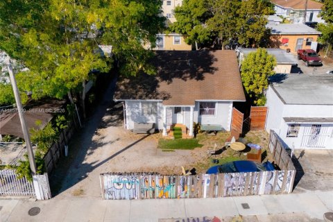 Propiedad comercial en venta en Miami, Florida № 2011336 - foto 16