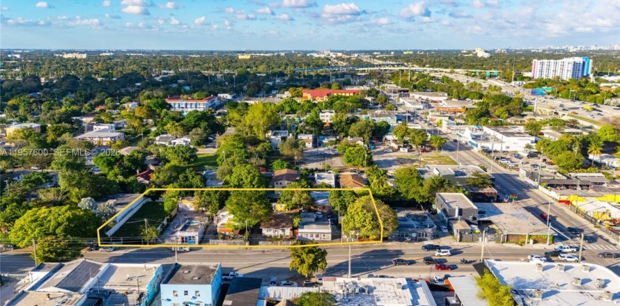 Propiedad comercial en Miami, Florida № 2011336