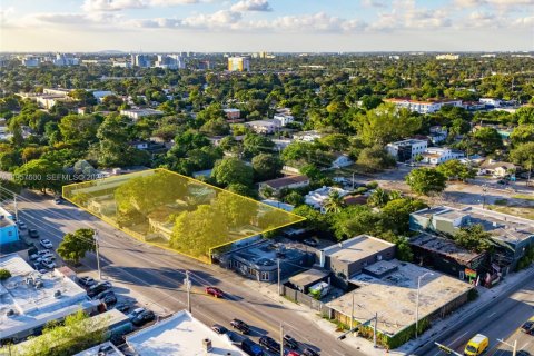 Propiedad comercial en venta en Miami, Florida № 2011336 - foto 2