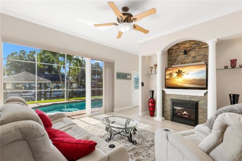 House in Palm Harbor, Florida 5 bedrooms, 304.72 sq.m. № 1403553 - photo 24
