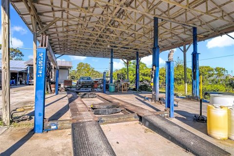 Купить коммерческую недвижимость в Спринг-Хилл, Флорида 428.37м2, № 2118702 - фото 8
