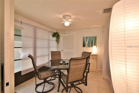 Condominio en alquiler en Bradenton, Florida, 2 dormitorios, 95.13 m2 № 213467 - foto 8