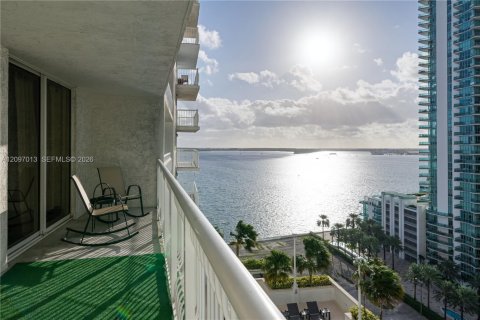 Condo in Miami, Florida, 1 bedroom  № 2392845 - photo 19