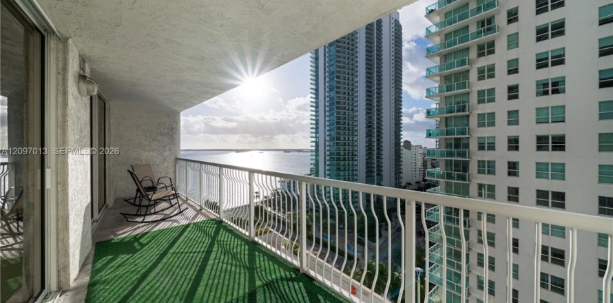 Condo in Miami, Florida, 1 bedroom  № 2392845