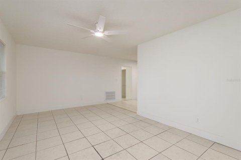 House in Holiday, Florida 3 bedrooms, 107.02 sq.m. № 1919573 - photo 3