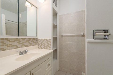 House in Holiday, Florida 3 bedrooms, 107.02 sq.m. № 1919573 - photo 10