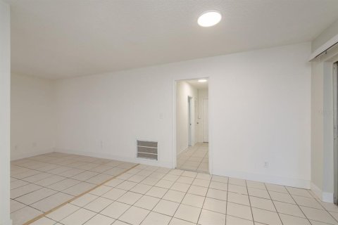 House in Holiday, Florida 3 bedrooms, 107.02 sq.m. № 1919573 - photo 7