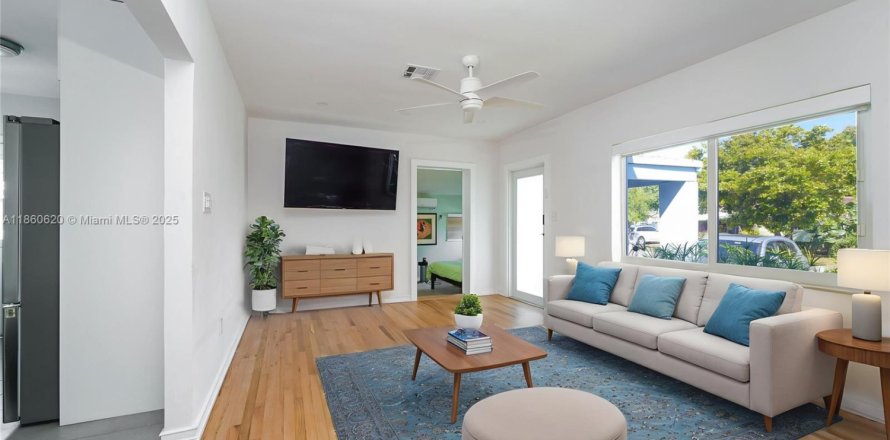 Casa en Hollywood, Florida 3 dormitorios, 123.84 m2 № 1890544