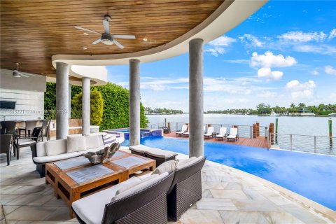 House in Miami Beach, Florida 6 bedrooms, 848.29 sq.m. № 1454655 - photo 10
