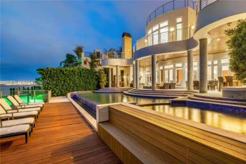 House in Miami Beach, Florida 6 bedrooms, 848.29 sq.m. № 1454655 - photo 21