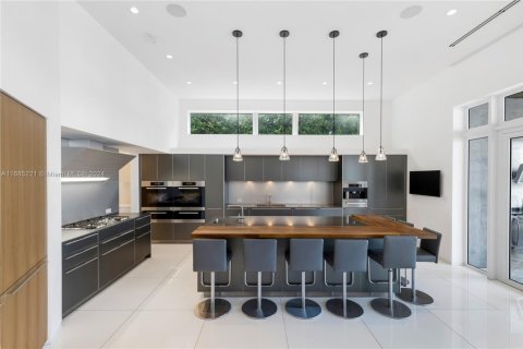 House in Miami Beach, Florida 6 bedrooms, 848.29 sq.m. № 1454655 - photo 5