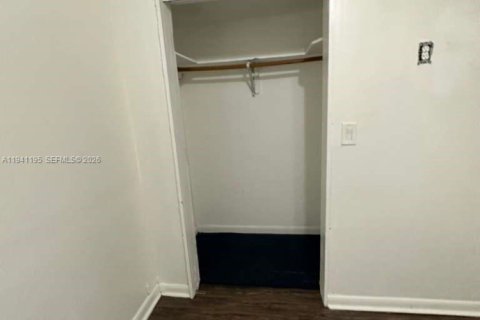 House in Miami, Florida 3 bedrooms, 147.62 sq.m. № 1998346 - photo 14