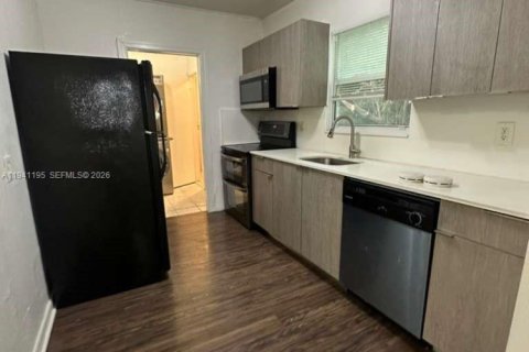 House in Miami, Florida 3 bedrooms, 147.62 sq.m. № 1998346 - photo 16