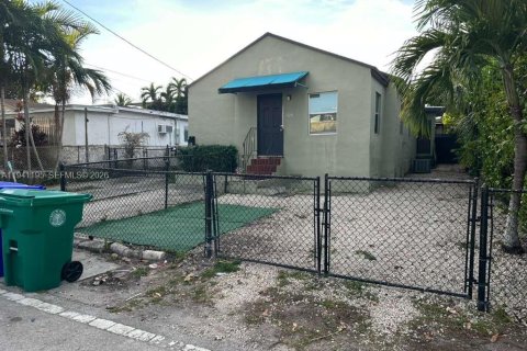 House in Miami, Florida 3 bedrooms, 147.62 sq.m. № 1998346 - photo 3