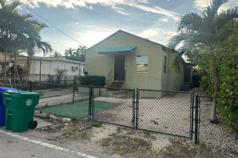 House in Miami, Florida 3 bedrooms, 147.62 sq.m. № 1998346 - photo 24