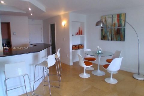 Condo in Miami Beach, Florida, 1 bedroom  № 2000778 - photo 7
