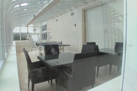 Condo in Miami Beach, Florida, 1 bedroom  № 2000778 - photo 20