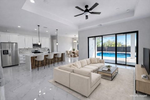 Villa ou maison à vendre à Cape Coral, Floride: 4 chambres, 170.2 m2 № 2084319 - photo 7