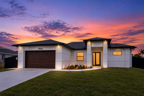 Villa ou maison à Cape Coral, Floride 4 chambres, 170.2 m2 № 2084319