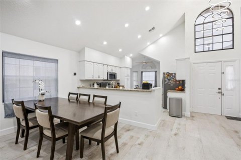 Villa ou maison à vendre à Orlando, Floride: 4 chambres, 186.64 m2 № 2316455 - photo 29