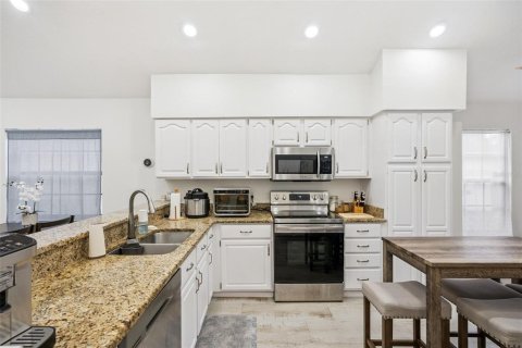 Villa ou maison à vendre à Orlando, Floride: 4 chambres, 186.64 m2 № 2316455 - photo 4