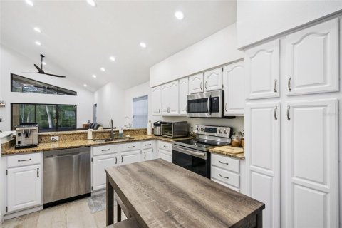 Villa ou maison à vendre à Orlando, Floride: 4 chambres, 186.64 m2 № 2316455 - photo 30