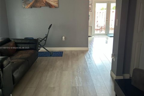 Adosado en venta en Cutler Bay, Florida, 3 dormitorios, 131.55 m2 № 1944744 - foto 6