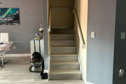 Adosado en venta en Cutler Bay, Florida, 3 dormitorios, 131.55 m2 № 1944744 - foto 9