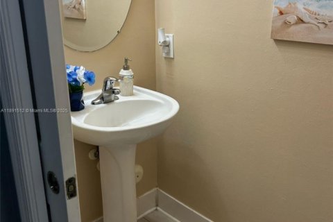 Adosado en venta en Cutler Bay, Florida, 3 dormitorios, 131.55 m2 № 1944744 - foto 20