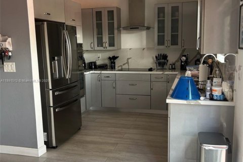 Adosado en venta en Cutler Bay, Florida, 3 dormitorios, 131.55 m2 № 1944744 - foto 8