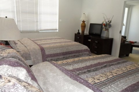 Condo in Miami Beach, Florida, 1 bedroom  № 2022571 - photo 7