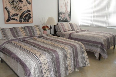 Condo in Miami Beach, Florida, 1 bedroom  № 2022571 - photo 6