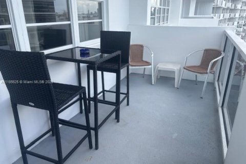 Condo in Miami Beach, Florida, 1 bedroom  № 2022571 - photo 10